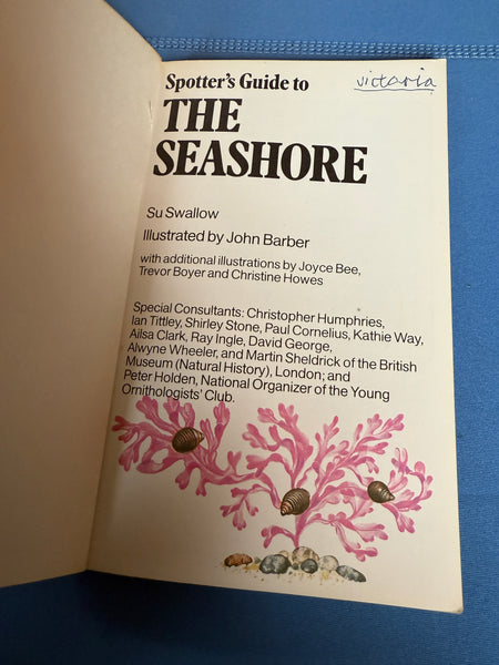 The Seashore (Spotter's Guide) by Su Swallow Paperback Pocket Sized Book 1978