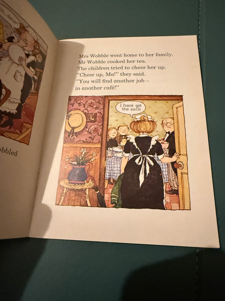Mrs. Wobble the Waitress (Happy families) by Allan Ahlberg & Janet Ahlberg A Puffin Paperback Book 1988