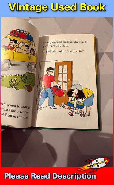 Topsy + Tim A Special Visit (Ladybird Book 1994)