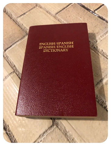 English / Spanish Language Reference Dictionary Barnes & Noble Books 1968