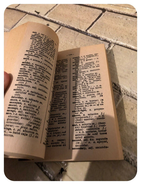 English / Spanish Language Reference Dictionary Barnes & Noble Books 1968